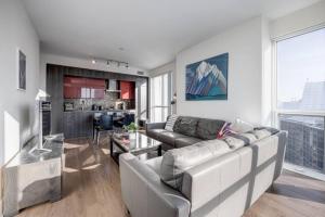 2BR 2BTH w Million Dollar View of CN tower