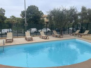 Juan les Pins: Appartement 2 pièces avec piscine proche plage - FR-1-252-194