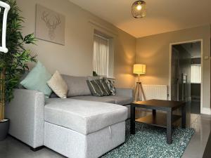 New Stylish House - Sleeps 7 - Free Parking - Contractors Welcome - Wifi