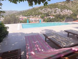Apartments Villa Marijeta with Free Parking