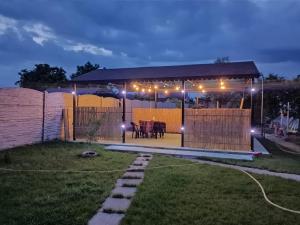 Camera de la Bunici - o poarta catre oriunde