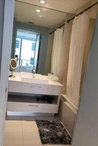 Gorgeous Upscale Condo in the Middle of Brickell