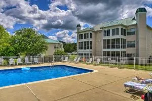 Branson Vacation Rental with Pools and Hot Tub! - تابليه