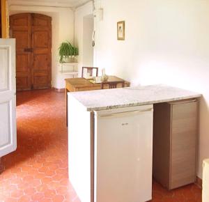 Appartements Suite Imperiale et jardin, Bastide XIXeme-Provence : photos des chambres