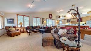 Snowcreek V #757 condo