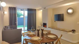 Appartements Instant Plaisirs - T2 60m2 avec Terrasse et Balneo privative : photos des chambres