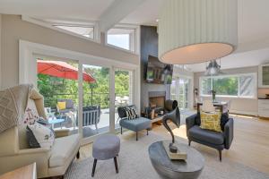 Alluring Hampton Bays Hideaway Less Than 2 Mi to Beach!