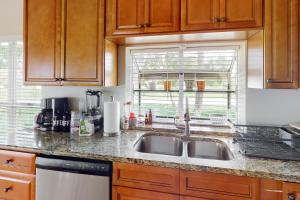 Port St Lucie Escape with Yard Glenwood Hideaway