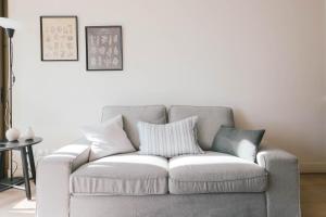 Boho Apartment - Pool, Parking & Mall