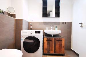 HH 06 by ROCKCHAIR - SUPERHOST Status - Modernes Apartment mit sonnigem Balkon & premium Boxspringbetten in Winterhude - Hamburg Top Geheimtipp