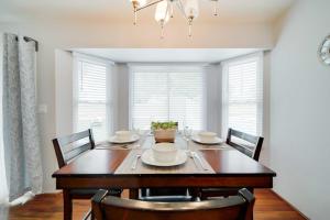 Family Fun in Phoenix! Home with Childrens Toys