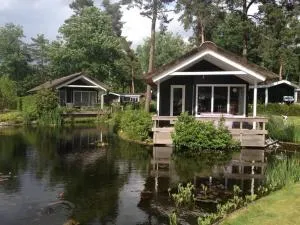 House on water, surrounded by nature - Lochem