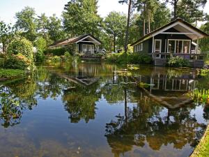 Charming Pondside Chalet