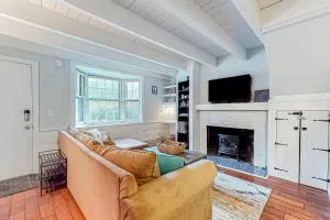 Quechee Condo - 白河交界处