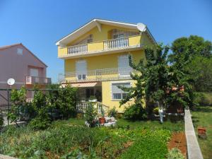 Apartments Marina - 3hvězdičkové hotely ve městě Sukošan