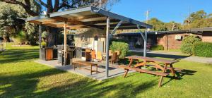 Halls Haven Holiday Units