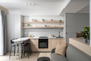 North by Urbanesq Cortina B