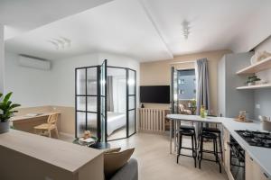 North by Urbanesq Cortina B