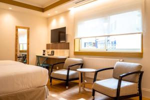 Double Room with Extra Bed room in Hotel Rio Bidasoa