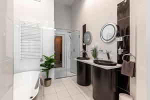 Luxurious & Spacious Downtown Residence in Liszt Ferenc Square