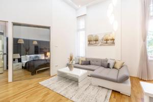 Luxurious & Spacious Downtown Residence in Liszt Ferenc Square