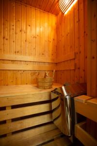 Luxurious & Spacious Downtown Residence in Liszt Ferenc Square