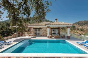 Doña Juana by Vintage Travel