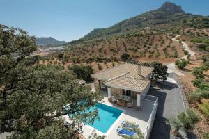 Doña Juana by Vintage Travel