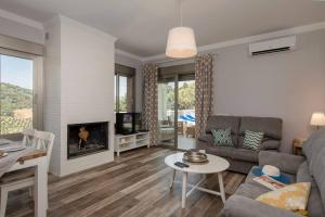 Doña Juana by Vintage Travel