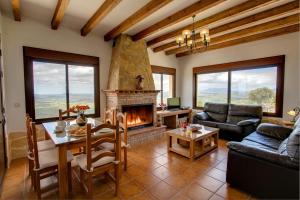 El Balcón by Vintage Travel