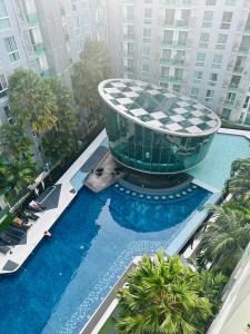 City center residents Pool view