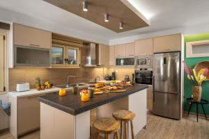 Avra Summer Living _ Private Jacuzzi _ StepstoSea