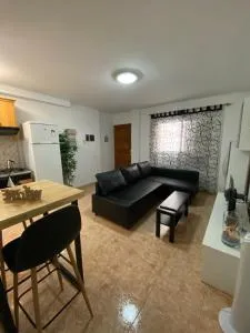 Next to the Sea - 伊兹奎尔多