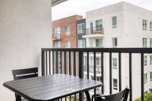 Mission Valley 1br w gym wd pool nr freeways SAN-13