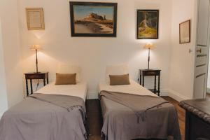 Appartements Mas du Versadou, dans un espace naturel protege, piscine couverte chauffee toute l'annee, Spa et salle de jeux : photos des chambres