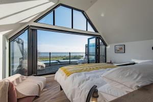 Waterfront by Bloom Stays