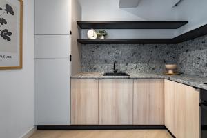 North by Urbanesq Cortina D