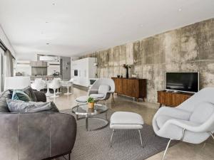 Design villa sea views and lap pool