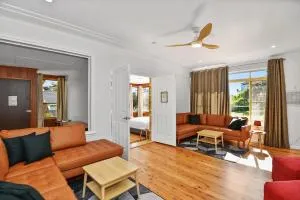 Rest and Recover with Sunsets Over The Lake - Magnesium SPA and ICE Bath - Killarney Vale