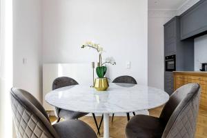 Lavish Mansion House 1928 in Kifisia by UPSTREET