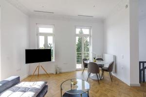 Lavish Mansion House 1928 in Kifisia by UPSTREET