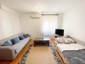 Lovely condo in urban area