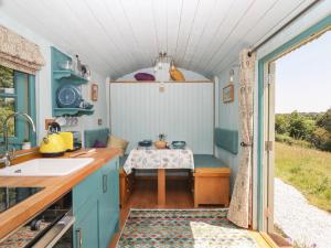 Two Moors Shepherds Hut