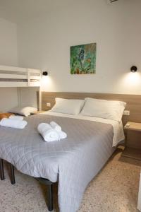 Villa Ella by Interlux