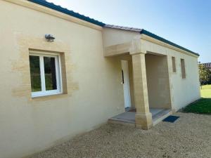 Maisons de vacances Villa 6 pers, piscine chauffee pres de Sarlat : Maison 1 Chambre