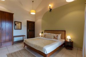 StayVista at Gulmohar Gardens with Gazebo, BBQ