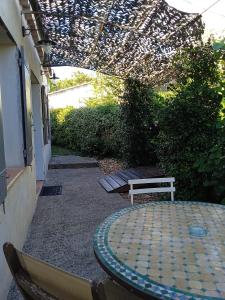 Maisons de vacances Ground floor house with swimming pool, 8km from Avignon : photos des chambres