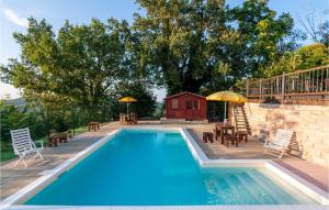 obrázek - Awesome Home In Morrovalle With Wifi, Indoor Swimming Pool And 4 Bedrooms