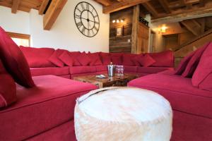 Chalets Charming Chalet w/ Mountain & Slope Views, Jacuzzi : photos des chambres