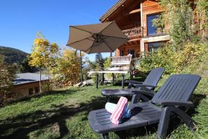 Chalets Charming Chalet w/ Mountain & Slope Views, Jacuzzi : photos des chambres